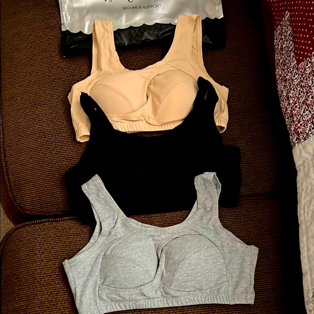 Set of Three Wireless Bras in Cream, Black, and Gray